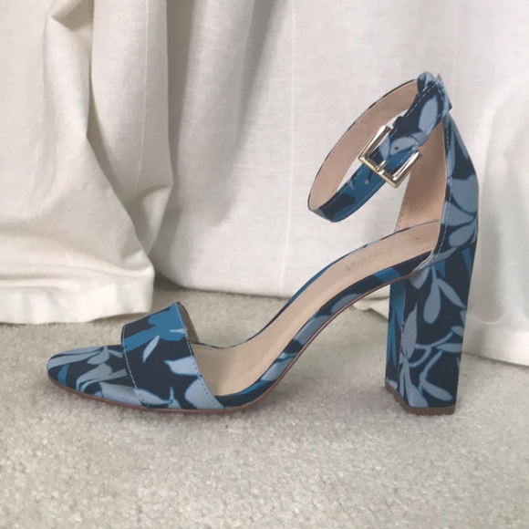 BRAND NEW never been worn Nine West heeled sandals. - Picture 4 of 5